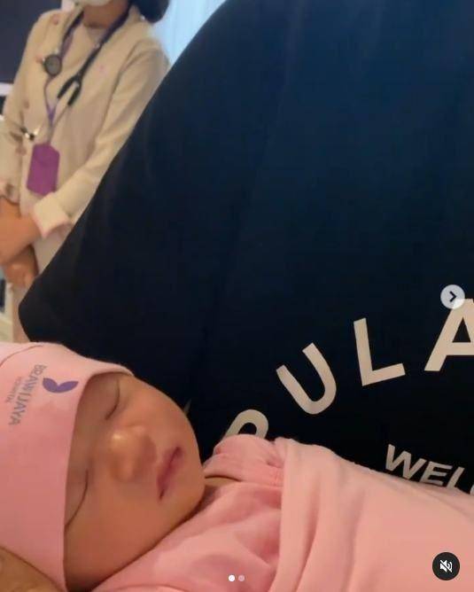 Winona Willy dari hamil hingga melahirkan (Instagram.com/yorafebrina/)
