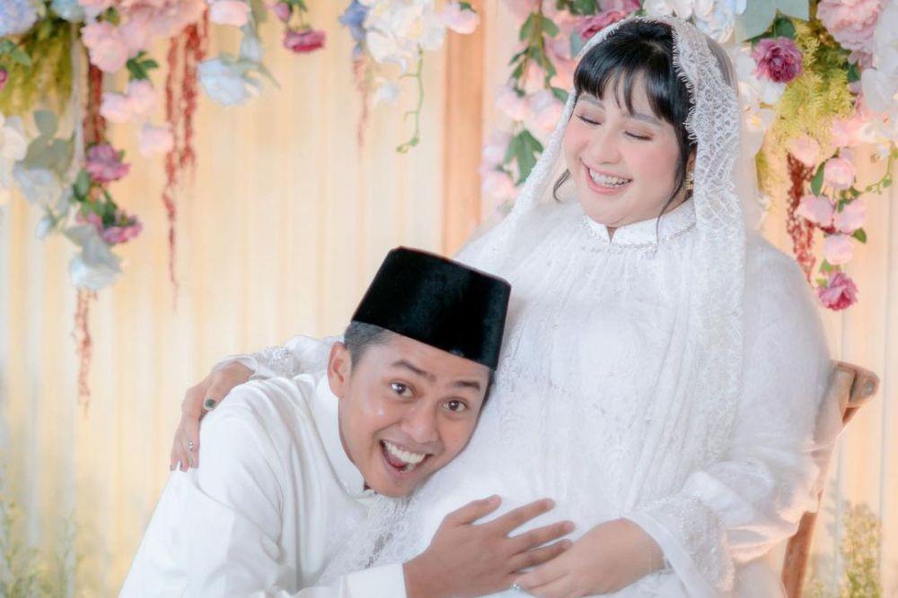 10 Momen Syukuran 7 Bulanan Kehamilan Fitria Rasyidi, Istri Mad Kucil