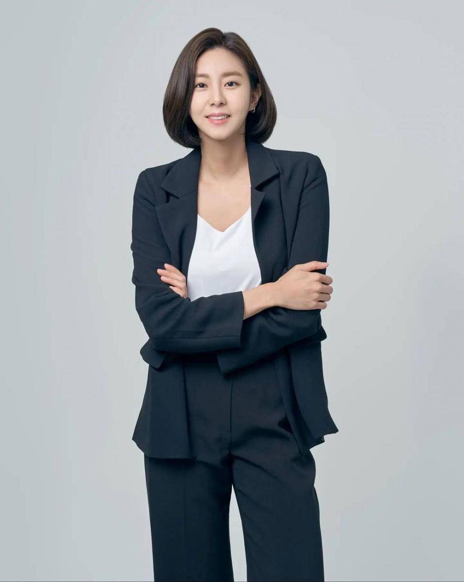 Uee (instagram.com/kim_uieing49)