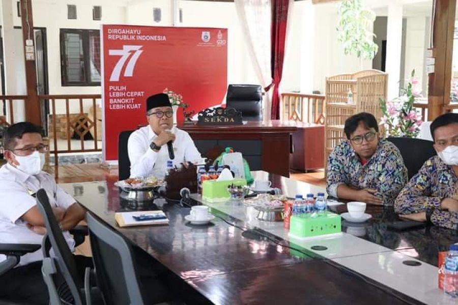 Sekretaris Provinsi Sulbar Muhammad Idris (tengah). (Dok. Pemprov Sulbar)