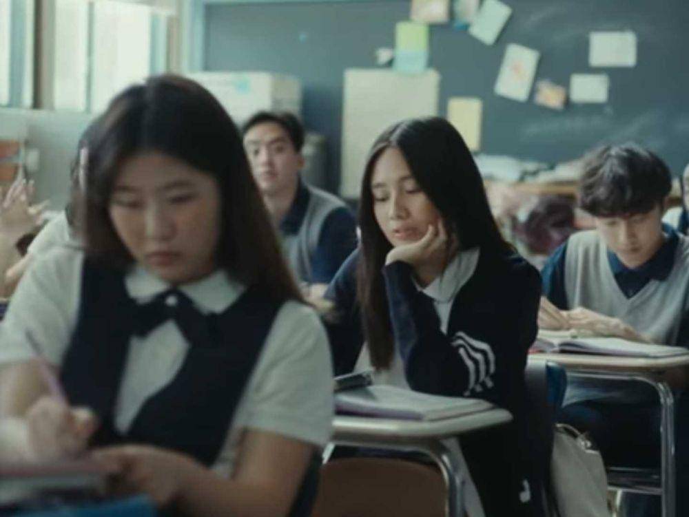 MV High School in Jakarta (YouTube.com/NIKI)