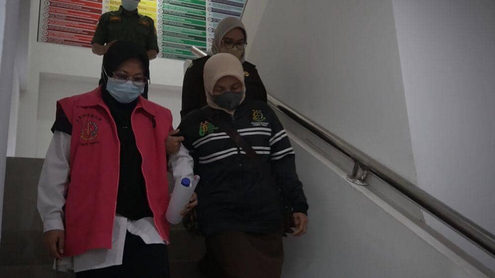 Tersangka dugaan korupsi dana BLUD RSUD Praya. (dok. Kejati NTB)