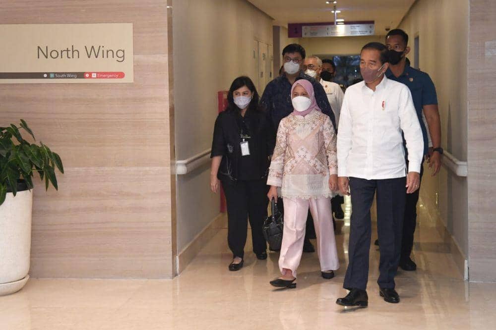 Presiden Jokowi dan Ibu Iriana menjenguk cucu kelima di RS Pondok Indah Jakarta. (Dok/ Biro Kepresidenan)