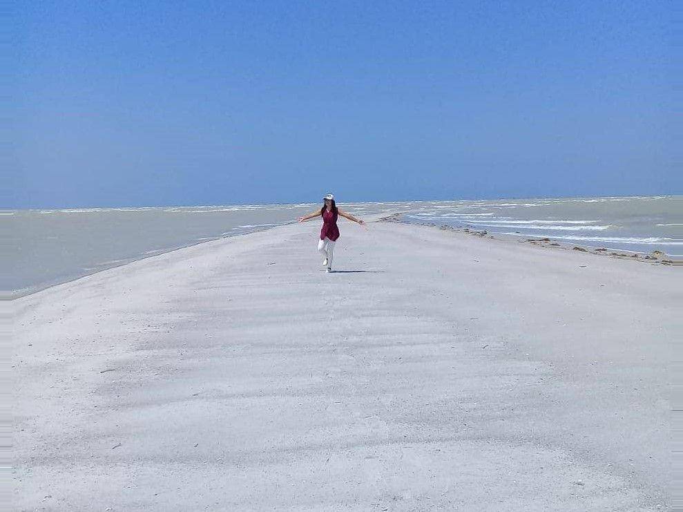 potret Pantai Mang Kalok (instagram.com/kwankwan_cake_bangka)