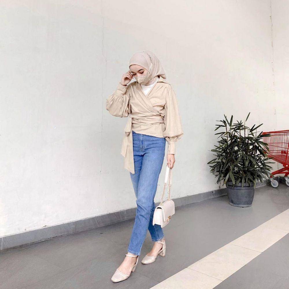 OOTD hijab datang ke wisuda teman (instagram.com/melvinmaylani)