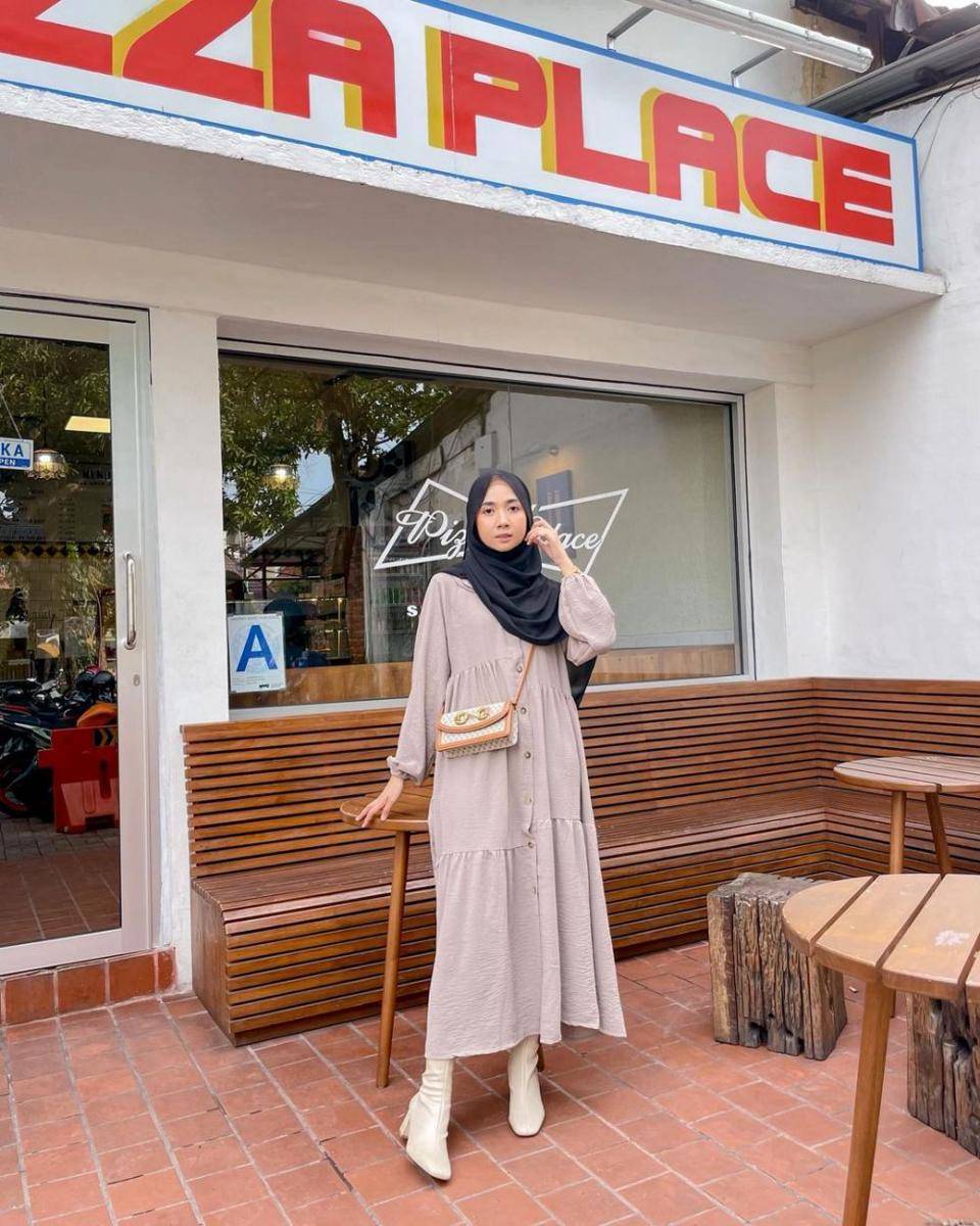 OOTD hijab datang ke wisuda teman (instagram.com/richaeu)