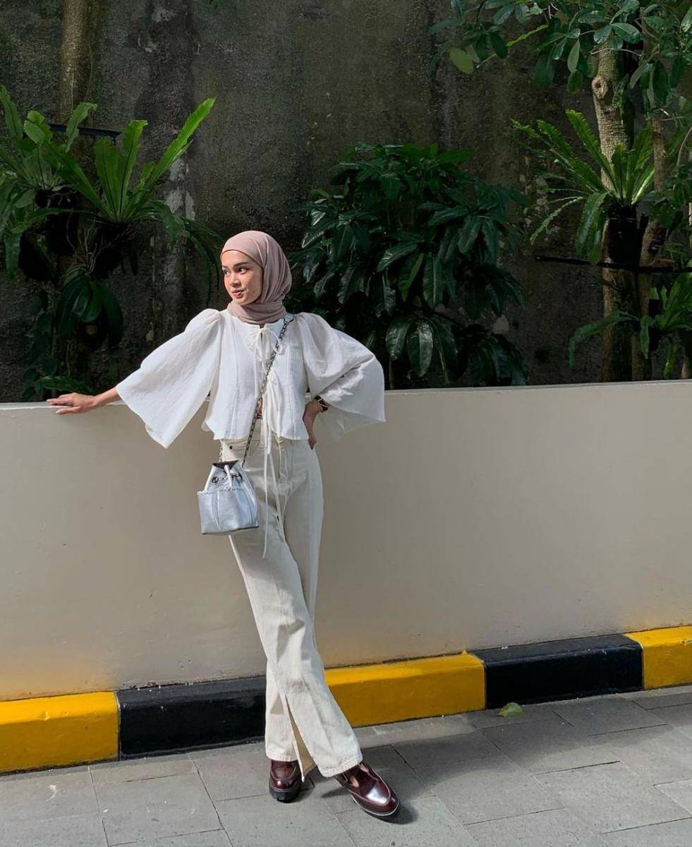 OOTD hijab datang ke wisuda teman (instagram.com/yurezalina)