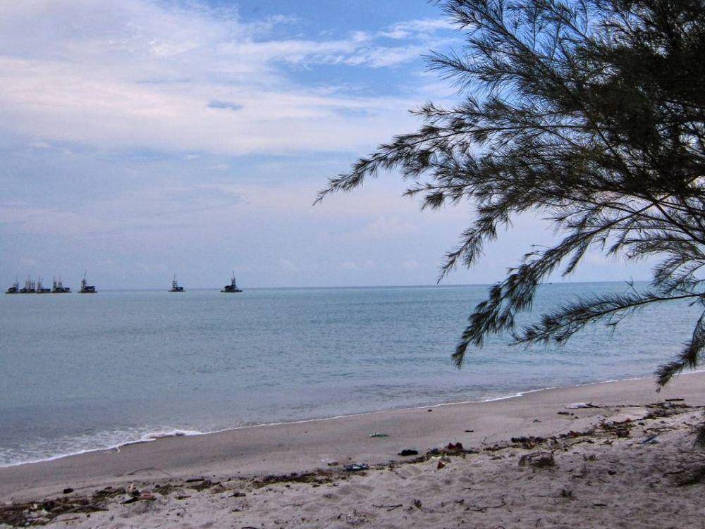 potret Pantai Mang Kalok (instagram.com/roby_peng)