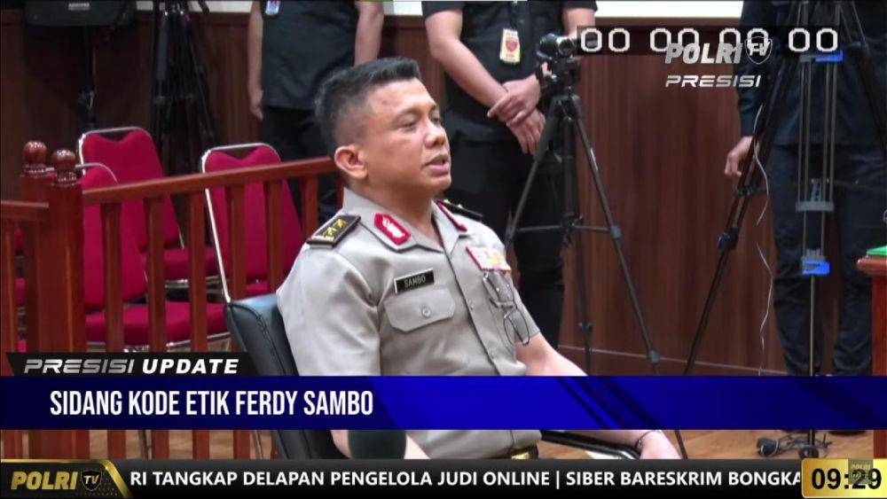 Eks Kadiv Propam Polri Irjen Ferdy Sambo menjalani sidang dugaan pelanggaran etik di Gedung TNCC Divisi Propam Polri, pada Kamis (25/8/2022). (youtube.com/Polri TV Radio)
