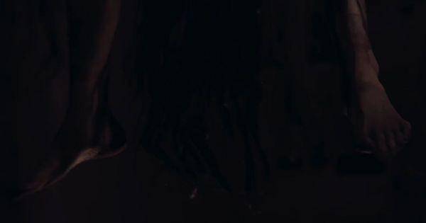 Kaki misterius yang tergantung ( Dok. Lyto Pictures / Pamali )