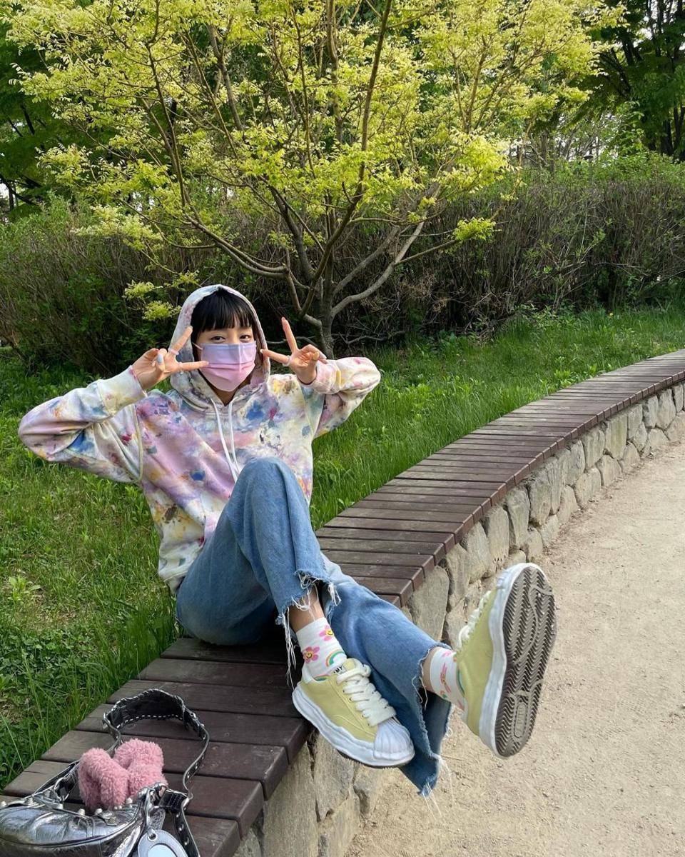 outfit Minnie (G)I-DLE (instagram.com/min.nicha)