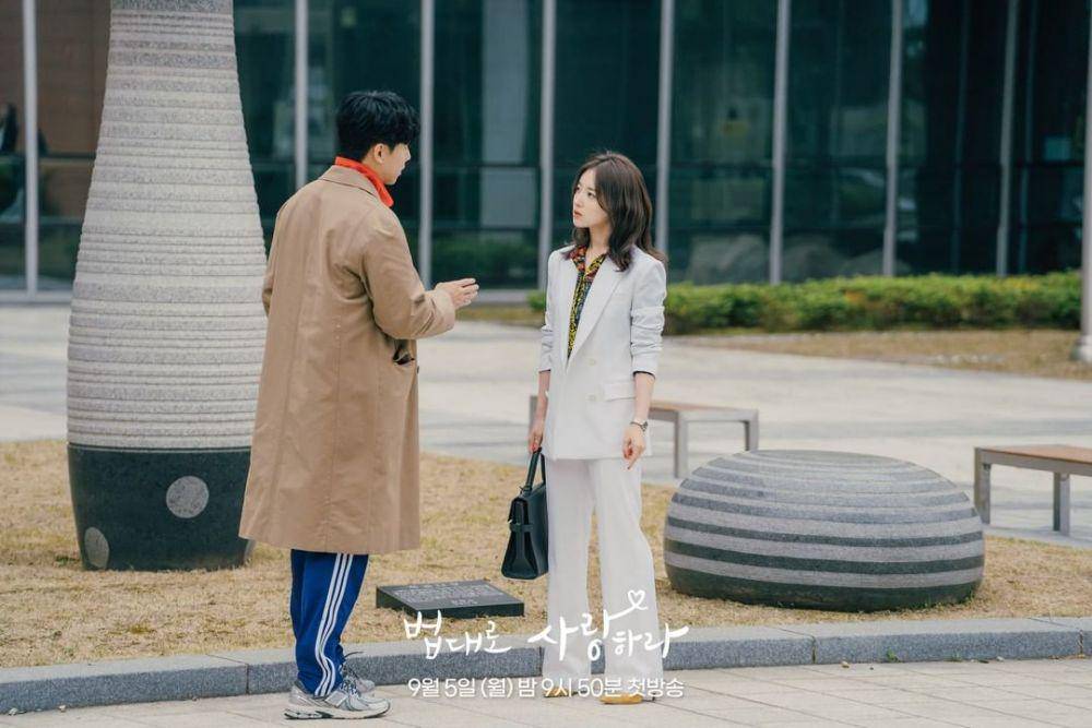 cuplikan penampilan Lee Seung Gi dan Lee Se Young bintangi drama The Law Cafe (dok. KBS2/The Law Cafe)