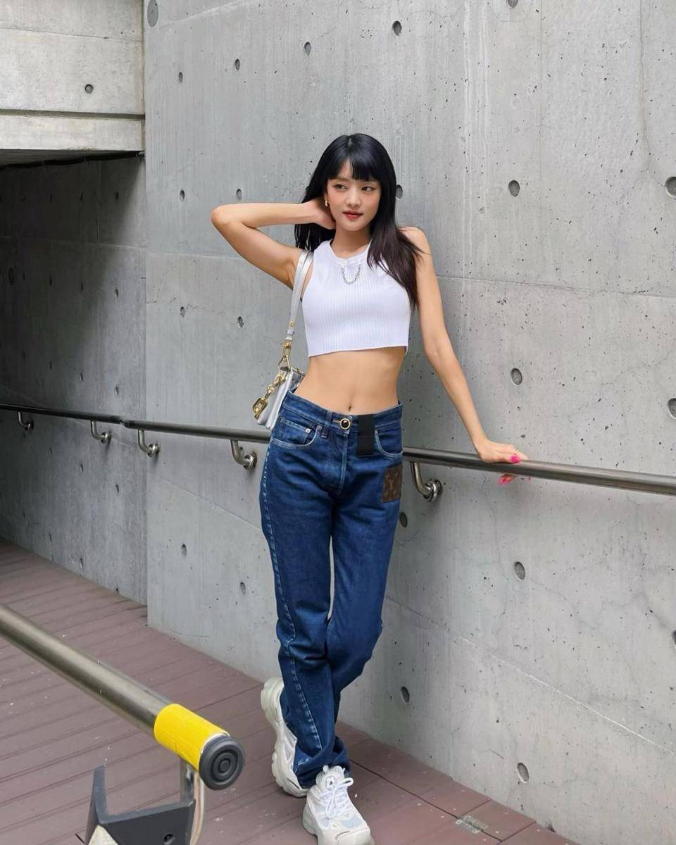 outfit Minnie (G)I-DLE (instagram.com/min.nicha)