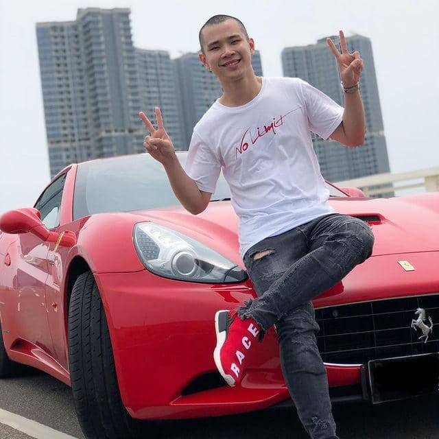 Gaya busana Jess No Limit (instagram.com/jessnolimit)