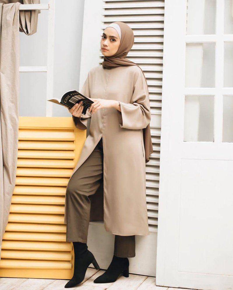 Gaya dress over pants ala Ayudia bing Slamet (instagram.com/ayudiac)