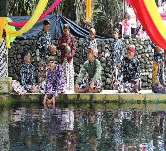 kirab budaya ngrowot (docplayer.info)