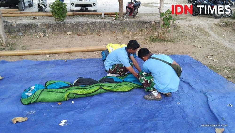 Kejuaraan Paralayang Bali Internasional Paragliding Accuracy Championship (BIPGAC) 2022 dibuka pada Jumat (26/8/2022). (IDN Times/Ayu Afria)