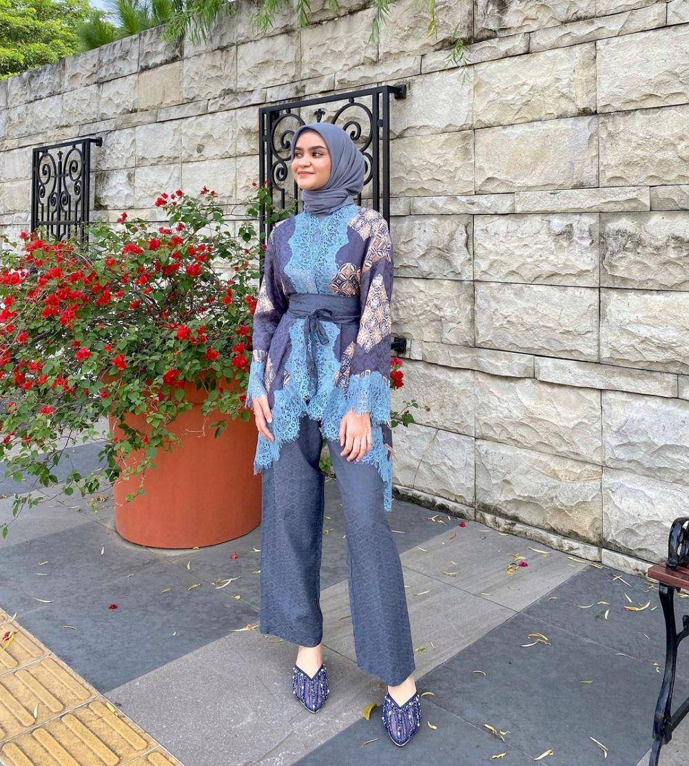 OOTD kondangan dengan celana ala Helwa Bashel (instagram.com/helwabasheel)