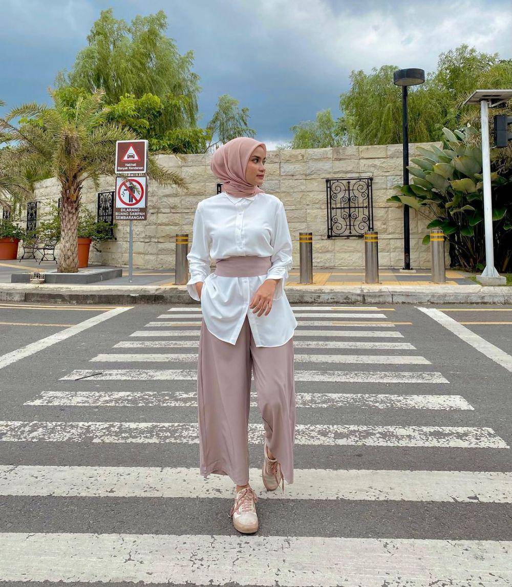 OOTD kondangan dengan celana ala Helwa Bashel (instagram.com/helwabasheel)