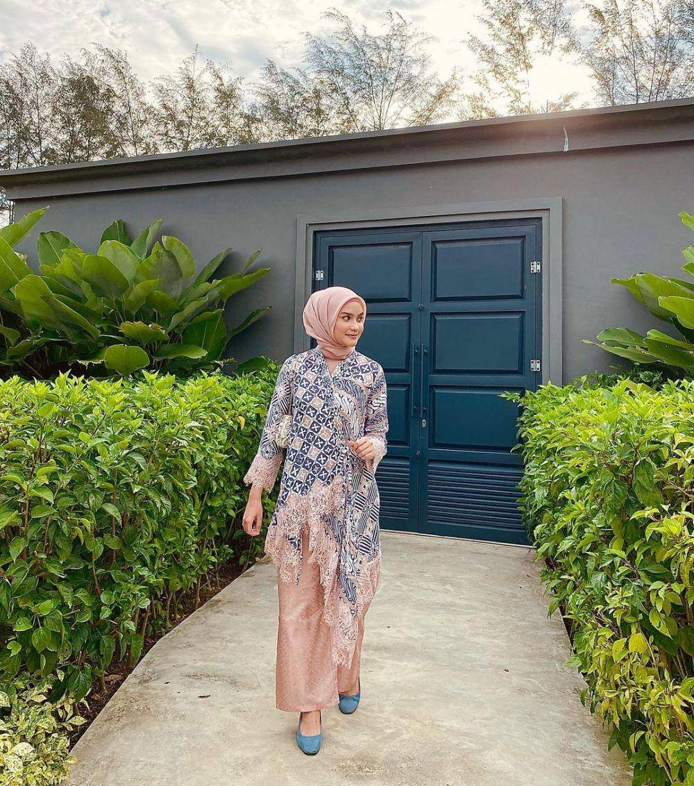 OOTD kondangan dengan celana ala Helwa Bashel (instagram.com/helwabasheel)