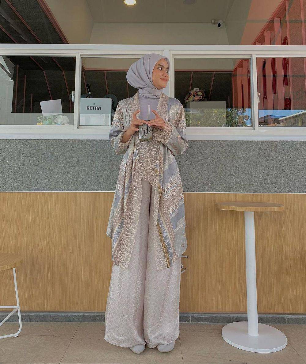 OOTD kondangan dengan celana ala Helwa Bashel (instagram.com/helwabasheel)