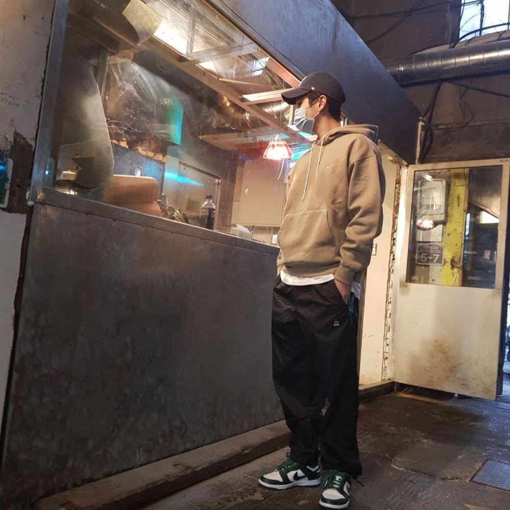 Inspirasi outfit ala Choi Woo Shik (instagram/dntlrdl)