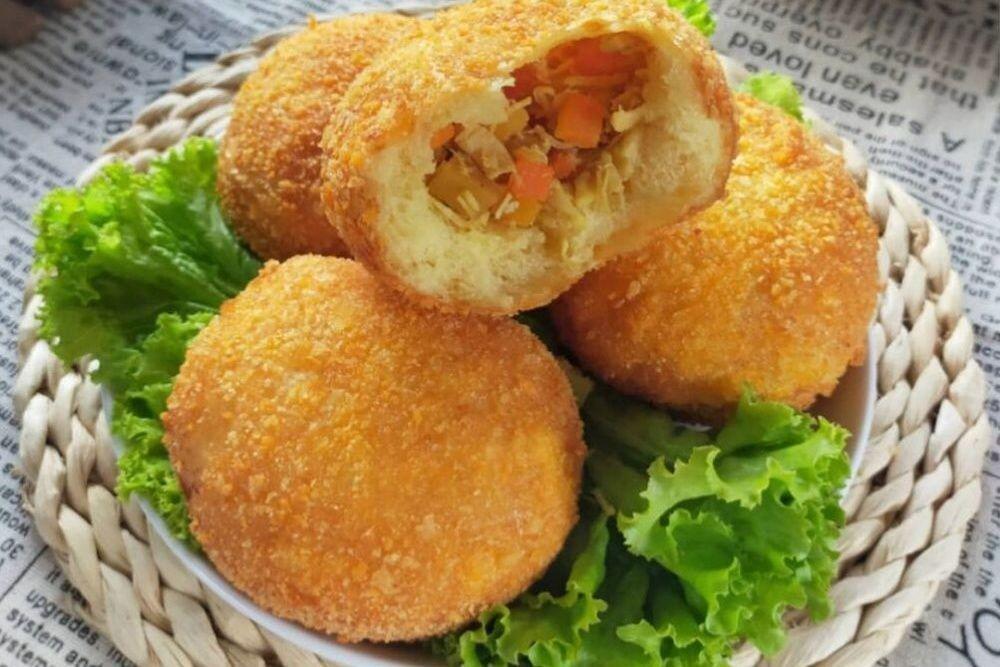 Resep Chicken Curry Bread, Ide Suguhan Praktis untuk Acara Spesial