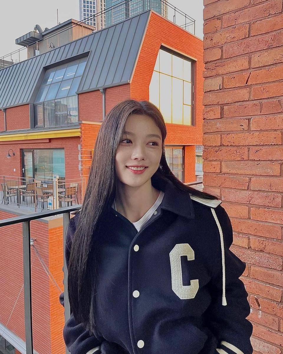 Kim Yoo Jung (instagram.com/you_r_love)
