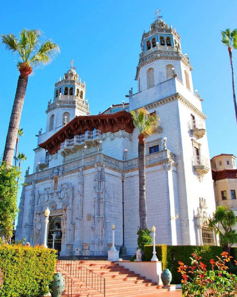 Hearst Castle (instagram.com/littleitalyfotographia)