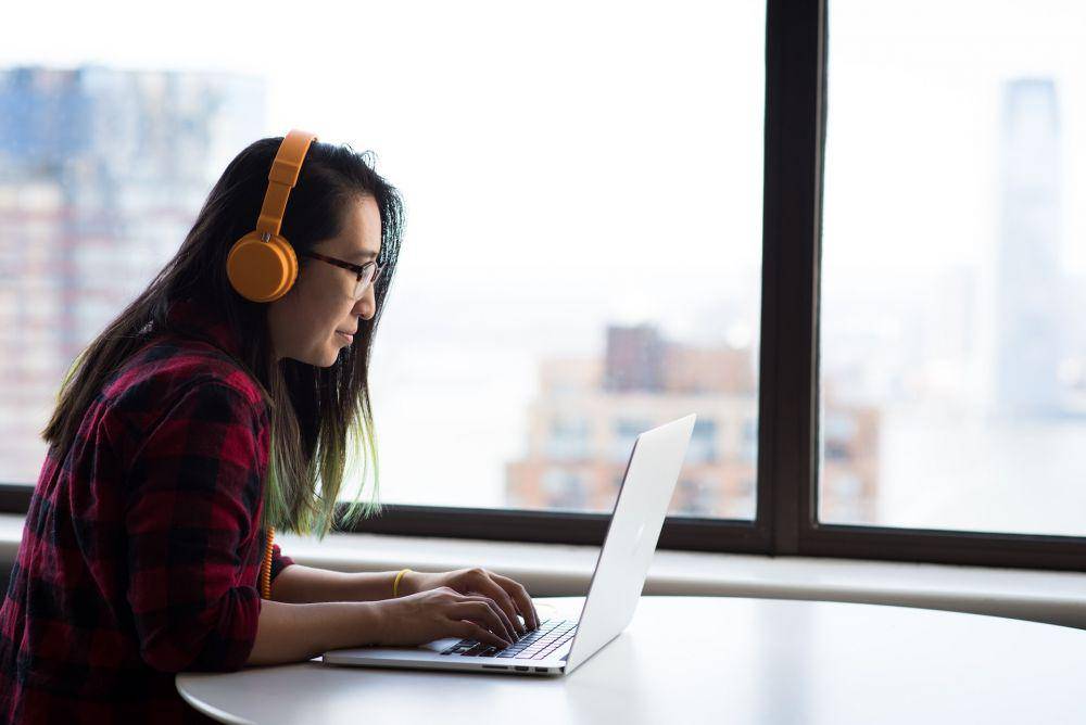 ilustrasi dynamic spatial audio (unsplash.com/ Christina)