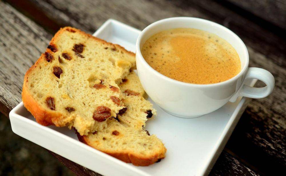 Ilustrasi teh dan roti untuk sarapan (pixabay.com/congerdesign)