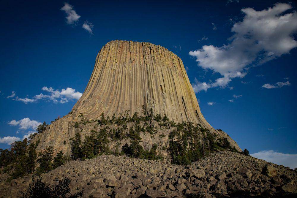 Devils Tower (unsplash.com/rocinante_11)