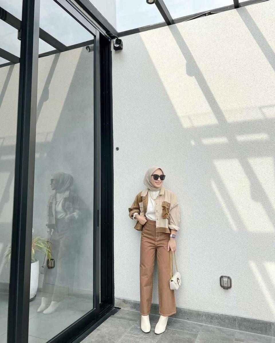 Potret OOTD (Instagram.com/zharhumaira)