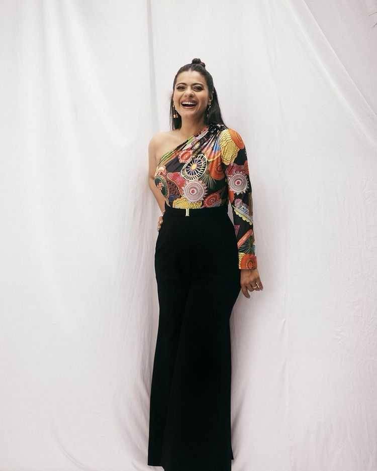 Kajol (instagram.com/kajol)