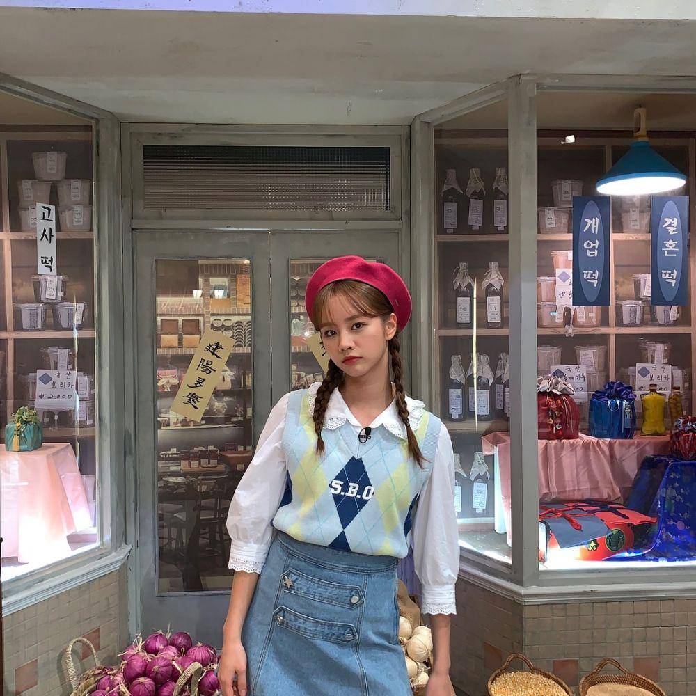 OOTD colorful ala Hyeri Girl's Day (instagram.com/hyeri_0609)
