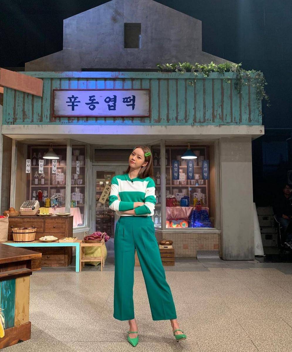 OOTD colorful ala Hyeri Girl's Day (instagram.com/hyeri_0609)