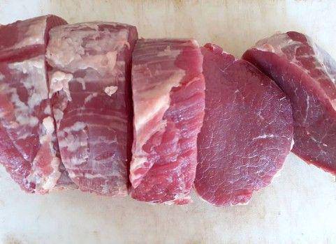 daging sapi sebagai bahan utama (instagram.com/juragansapicom)