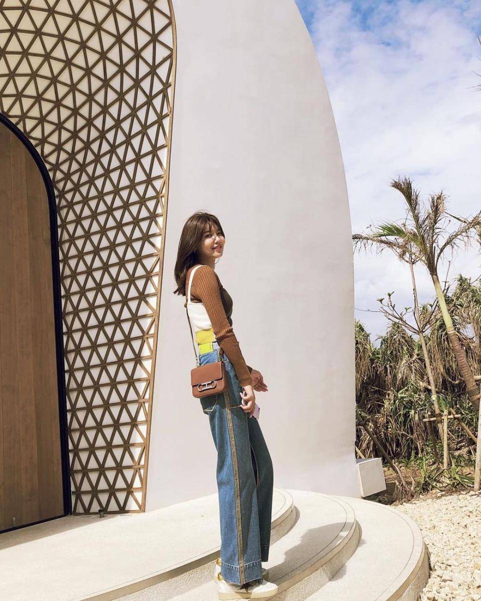 OOTD nuansa cokelat ala Sooyoung SNSD (instagram.com/sooyoungchoi)