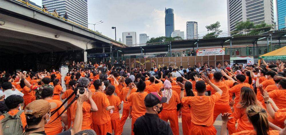 Pemain film Miracle in Cell No. 7 saat peluncuran soundtrack "Balon udara" di kawasan Dukuh Atas, Jakarta, pada Jumat (26/8/2022) (Dok. Falcon Pictures)