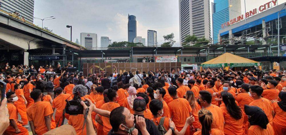 Pemain film Miracle in Cell No. 7 saat peluncuran soundtrack "Balon udara" di kawasan Dukuh Atas, Jakarta, pada Jumat (26/8/2022) (Dok. Falcon Pictures)