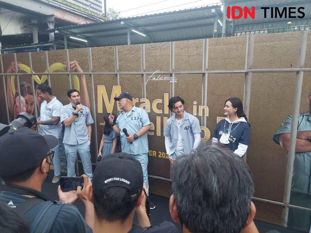 Pemain film Miracle in Cell No. 7 saat peluncuran soundtrack "Balon udara" di kawasan Dukuh Atas, Jakarta, pada Jumat (26/8/2022) (IDN Times/Erfah Nanda)