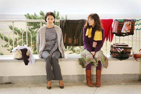 potret Shin Min Ah dan Gong Hyo Jin (instagram.com/at9film)