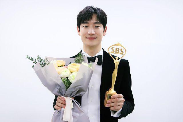 Rilis Film Dokumenter, Ini 7 Peran Lee Jee Hoon yang Curi Perhatian