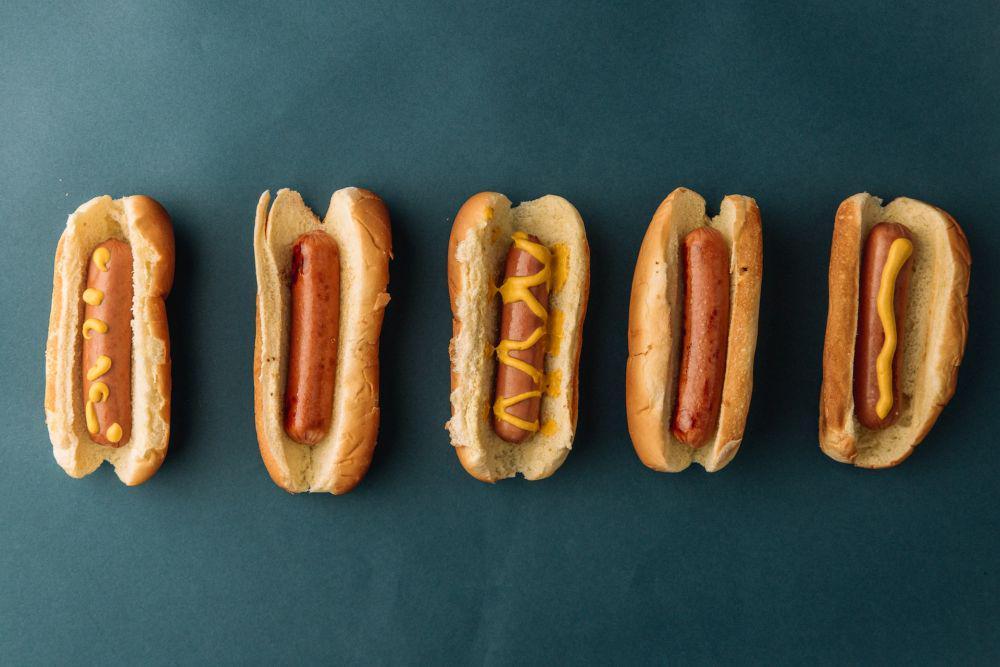 ilustrasi hotdog frankfurter sausage (unsplash.com/Ball Park Brand)