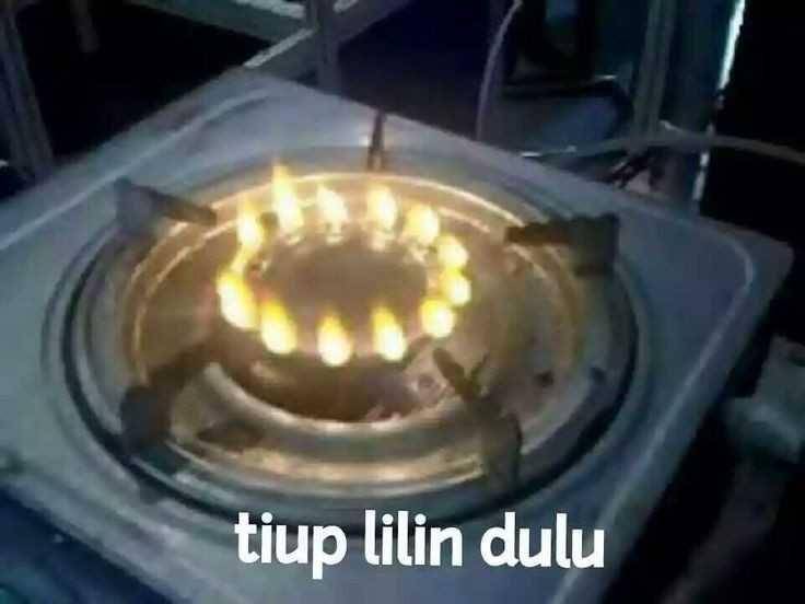 meme lucu ngerayain ulang tahun (twitter.com/silenedaisy)