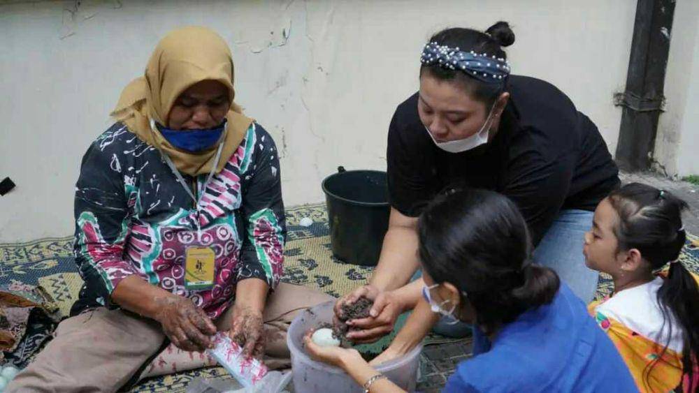 Workshop membuat telur asin (instagram.com/pasarkangen)