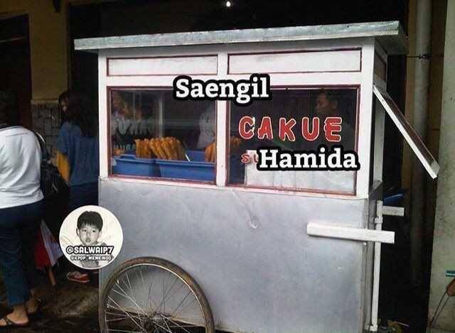 meme lucu ngerayain ulang tahun (twitter.com/uwiuwiuwiuwi)