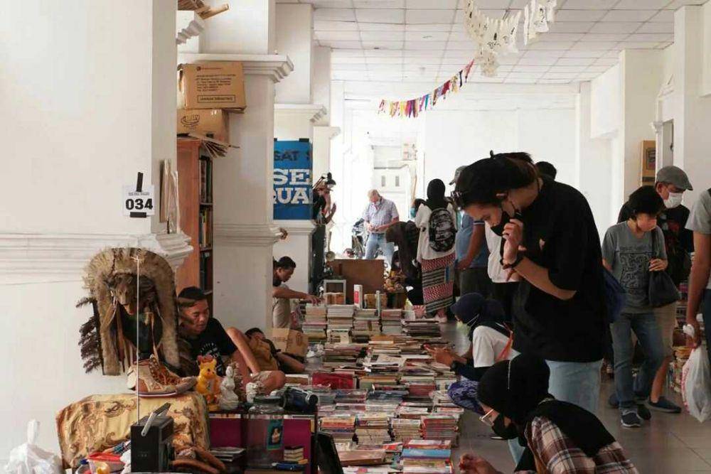 Barang antik di Pasar Kangen (instagram.com/pasarkangen)