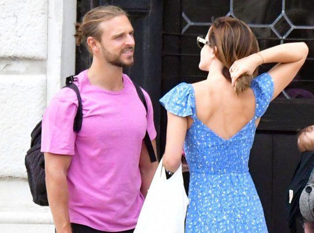 6 Fakta Pacar Baru Emma Watson, Anak Pengusaha Kaya