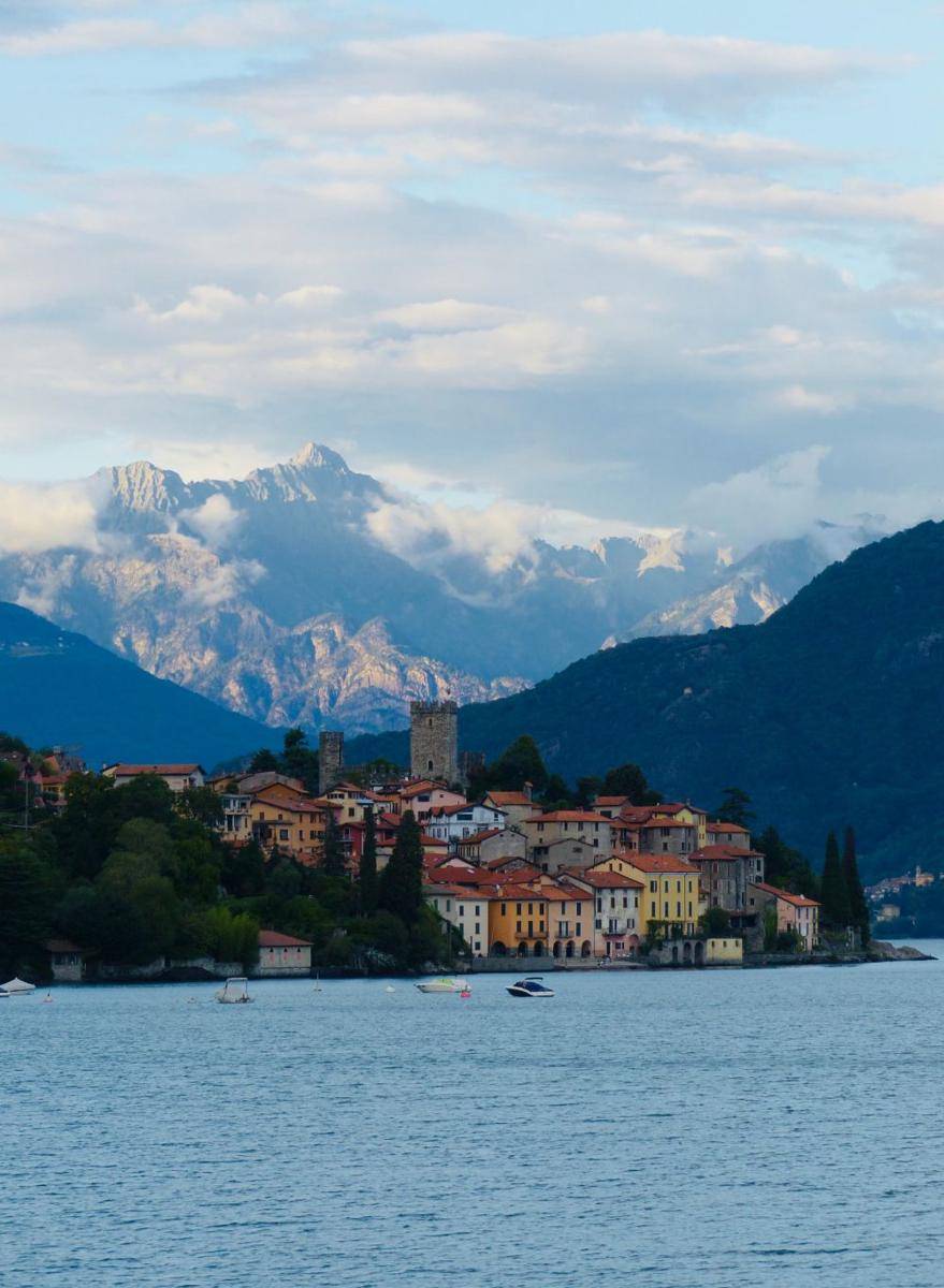 ilustrasi Danau Como, Italia (unsplash.com/Luca J)